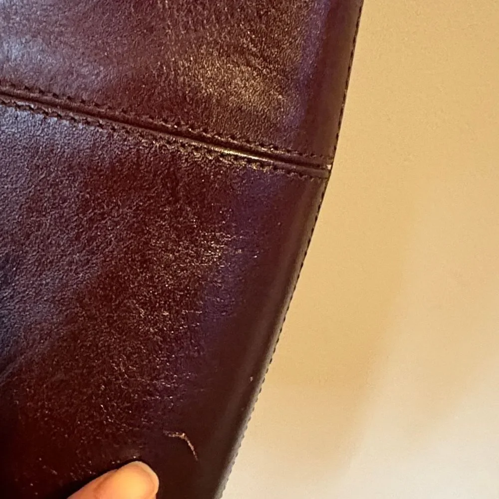 Vintage 1990’s Etienne Aigner Rich Brown Cowhide Leather Messenger Bag